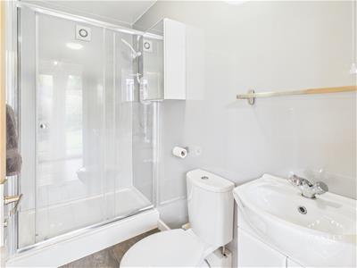 ANNEXE - SHOWER ROOM